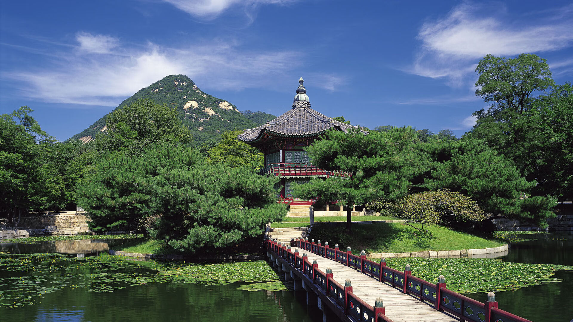 开云kaiyun-国际赛事激情迭起，豪门对决吸引目光，豪门挑战赛